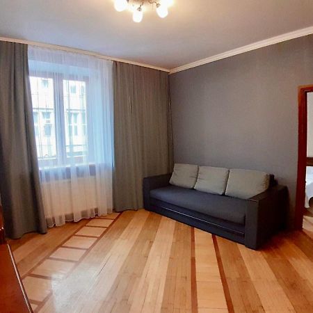 Apartment Hnatuka Center Lviv Extérieur photo
