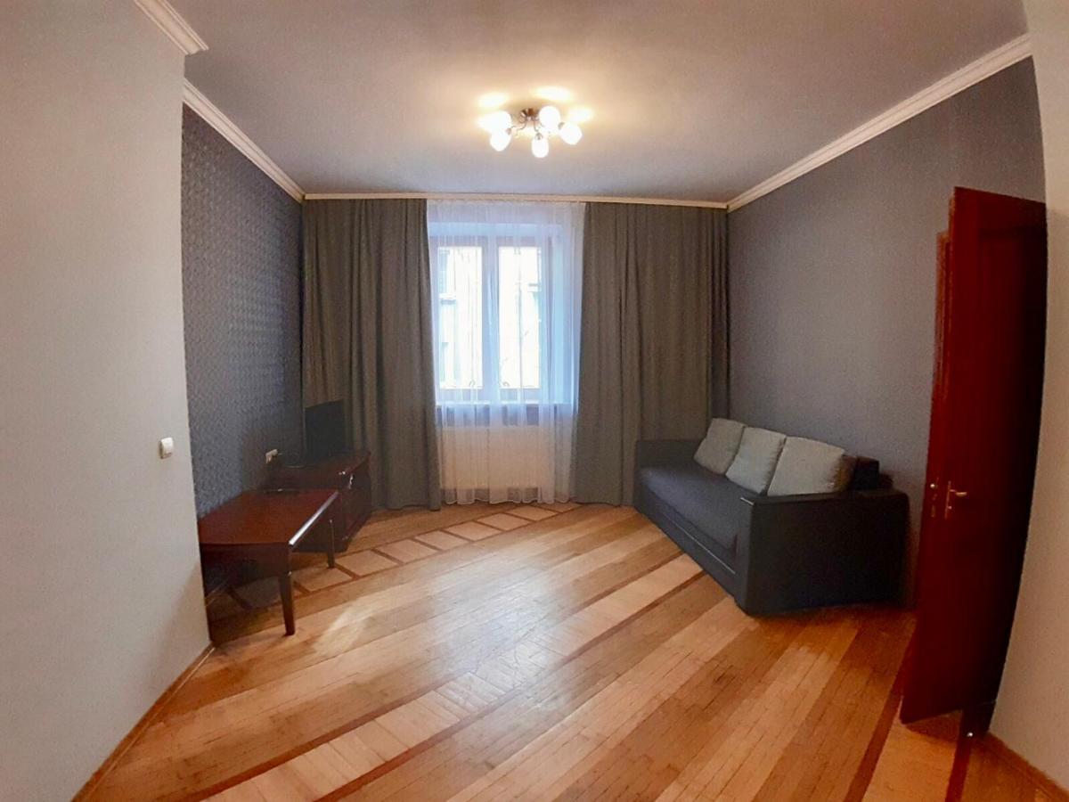Apartment Hnatuka Center Lviv Extérieur photo