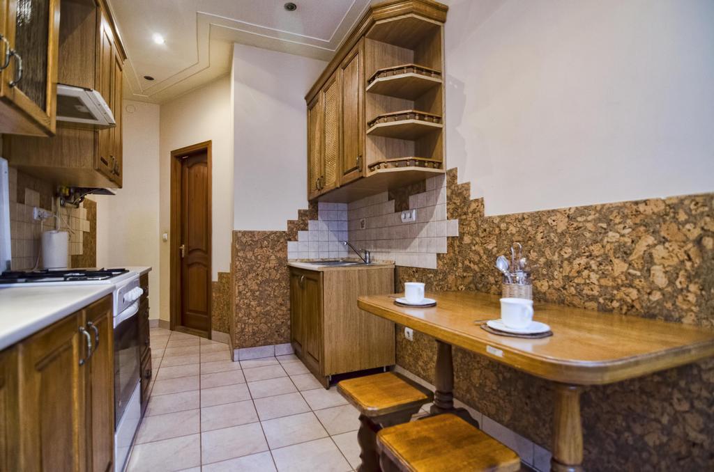 Apartment Hnatuka Center Lviv Extérieur photo